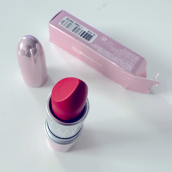 MAC Limited Edition Lipstick - All Fired Up - Picture 6 of 6